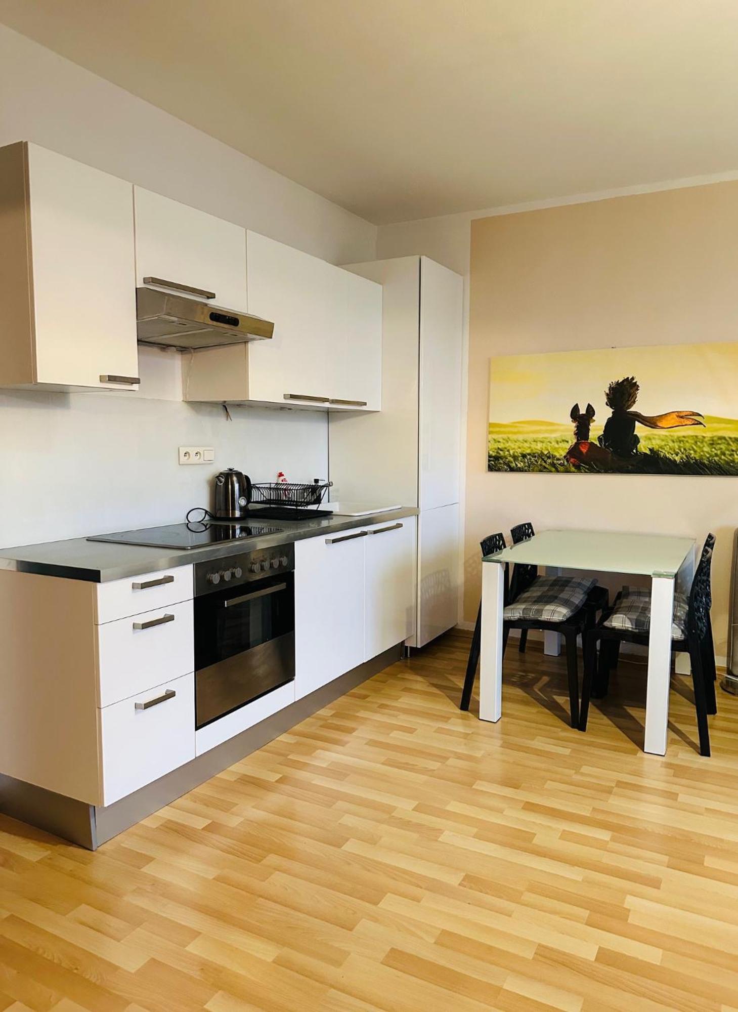 After Six Apartment *